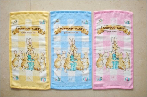 狐狸村傳奇童巾粉紅兔子圖