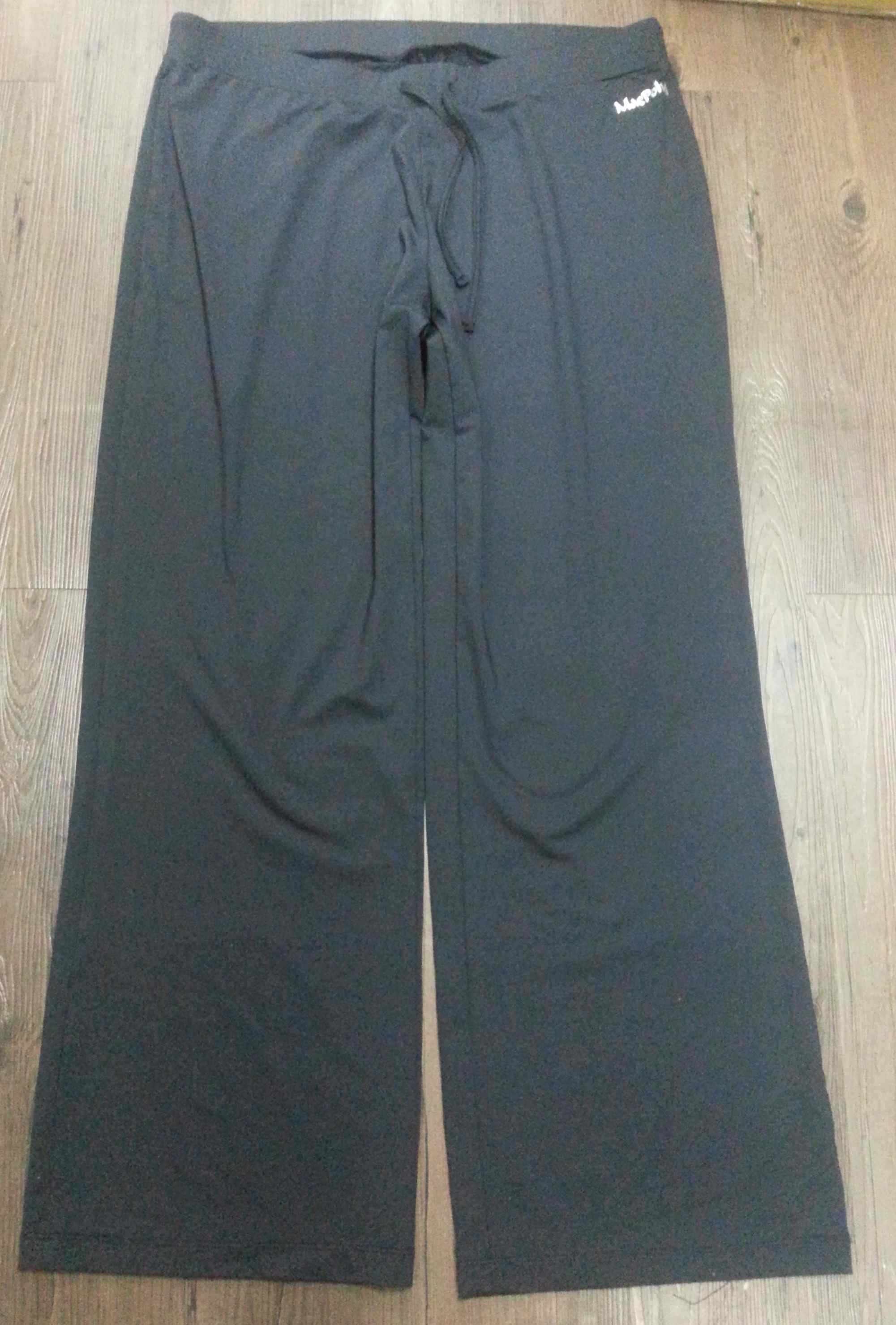 女舒適涼感高彈力直筒褲-黑