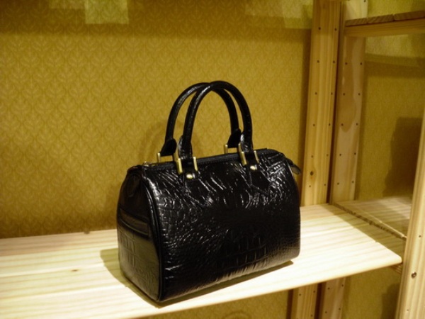 Sika壓紋黑色短把手手提包(小)