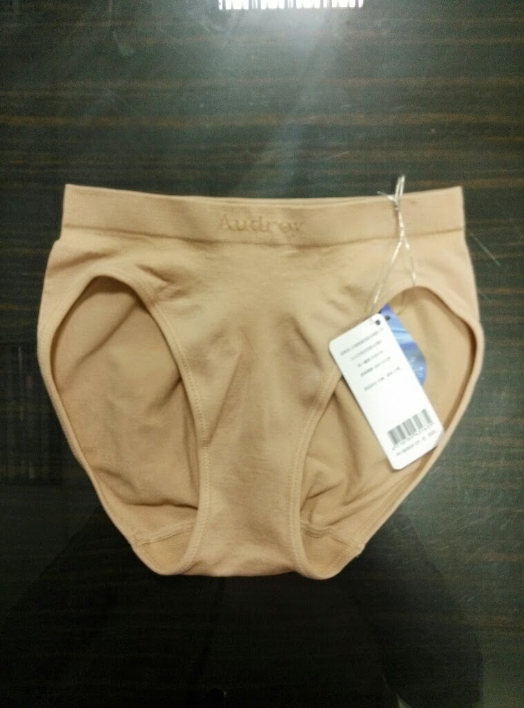 低腰無縫三角褲內褲