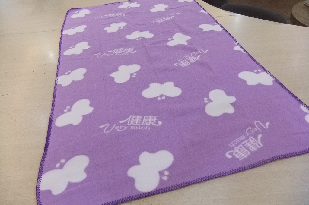 毛線邊冷氣毯(長 75 * 寬 120)