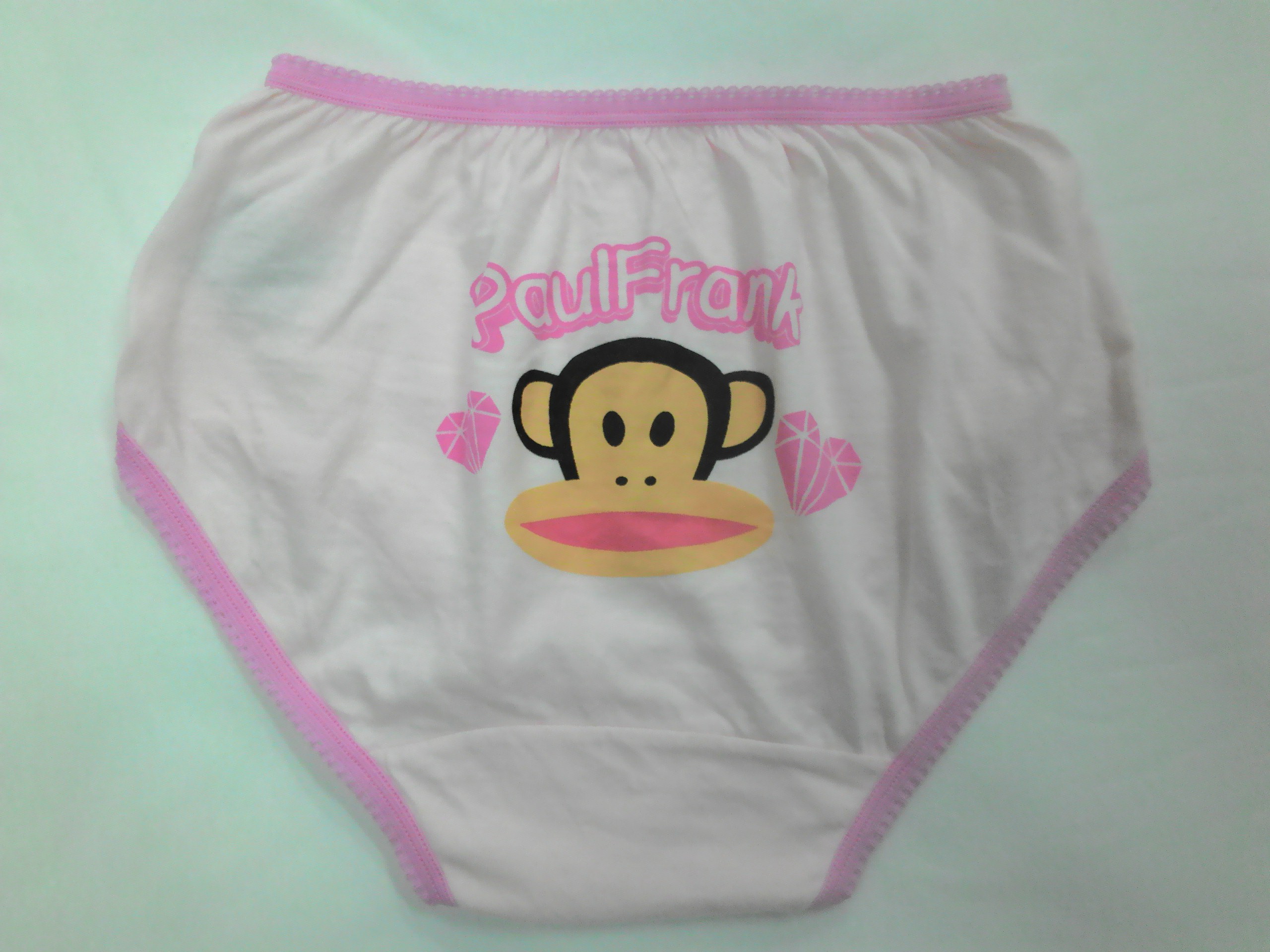 女童三角內褲