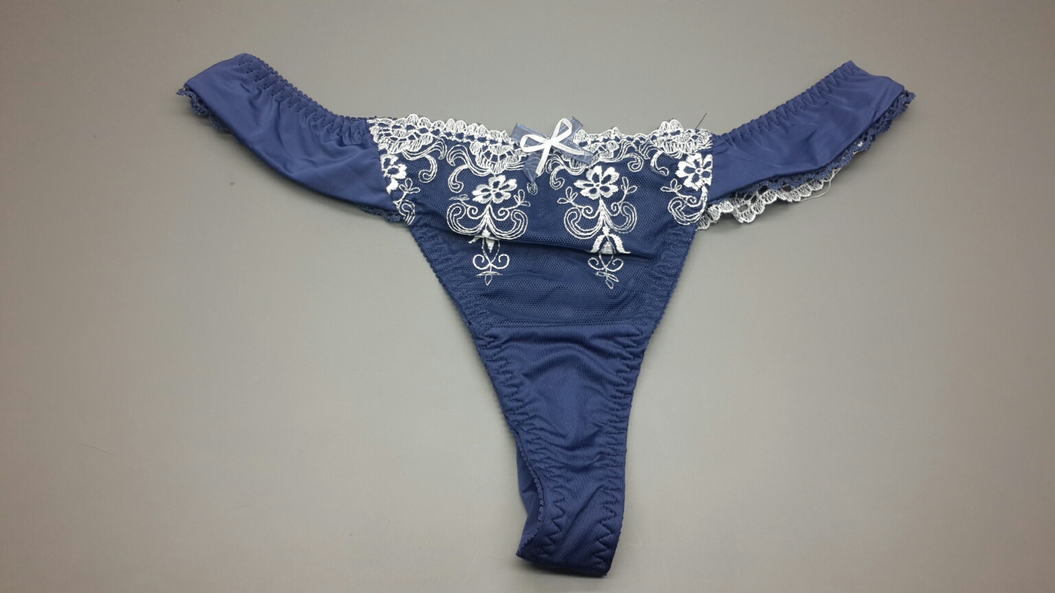 刺繡丁字褲
