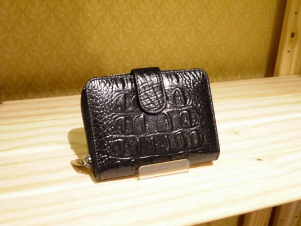 Sika 黑色壓紋中短夾