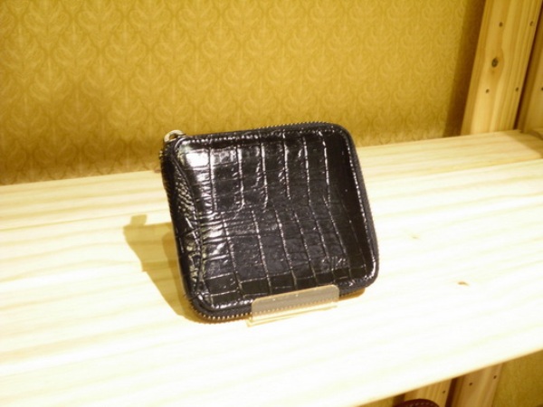 Sika 黑色壓紋中短夾