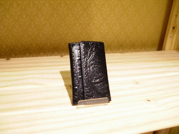 Sika 黑色壓紋中短夾