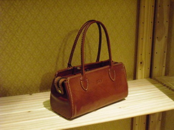 Sika素面深咖啡色手提包