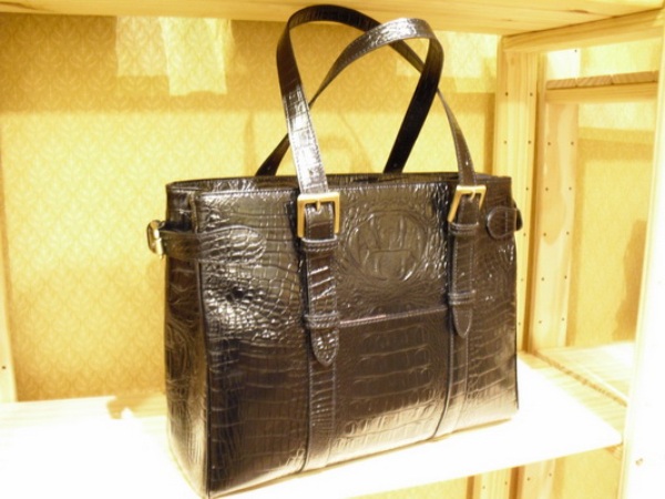 Sika壓紋黑色托特包