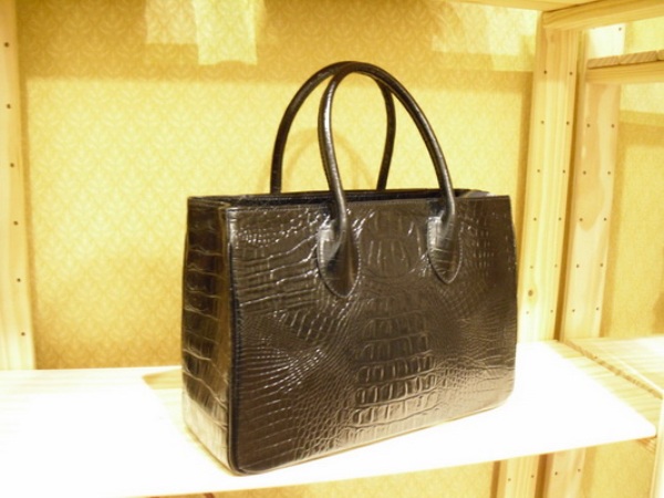 Sika壓紋黑色托特包