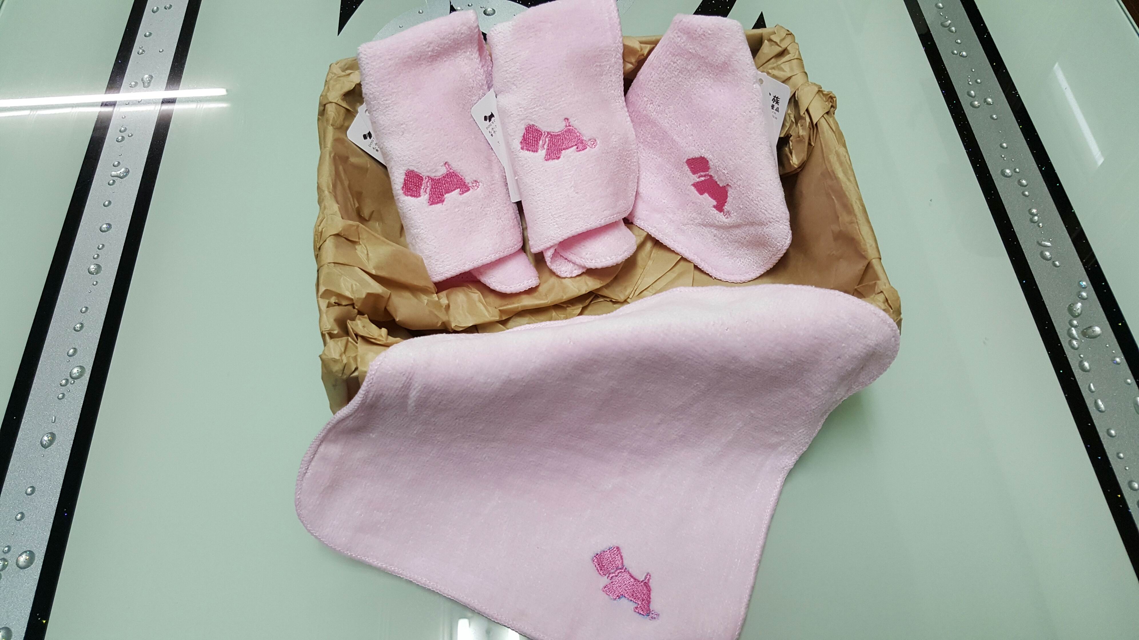 刺繡狗家族方巾