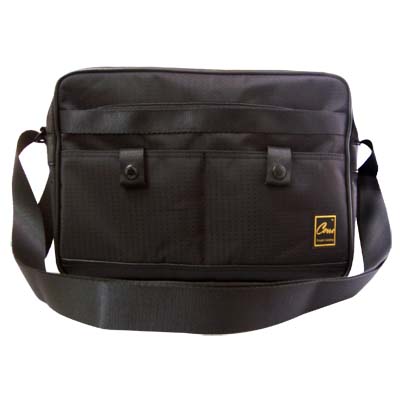 多口袋防水斜揹包