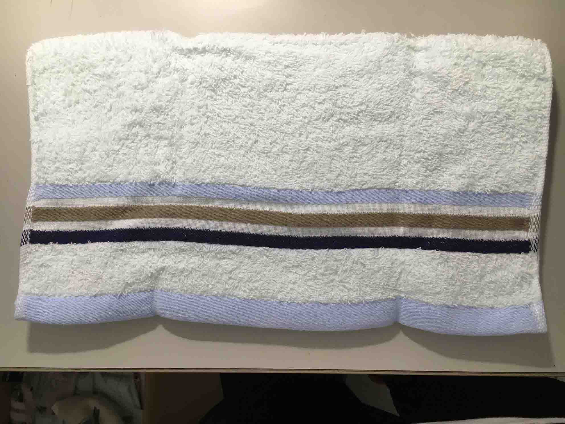 彩虹色緞毛巾