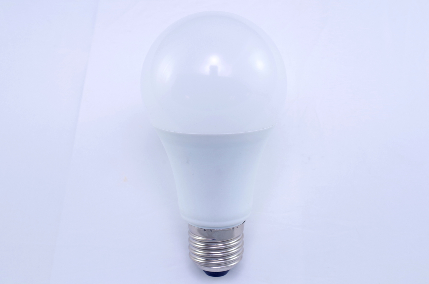 安定器內藏式發光二極體(LED)燈泡