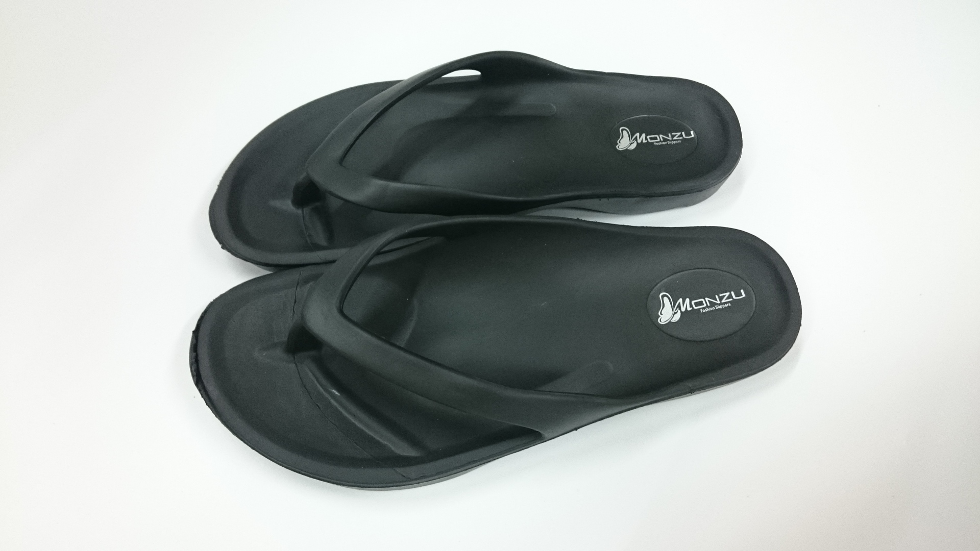 滿足輕量夾腳拖