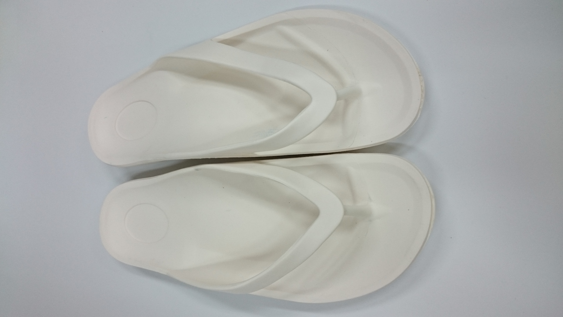 滿足輕量夾腳拖